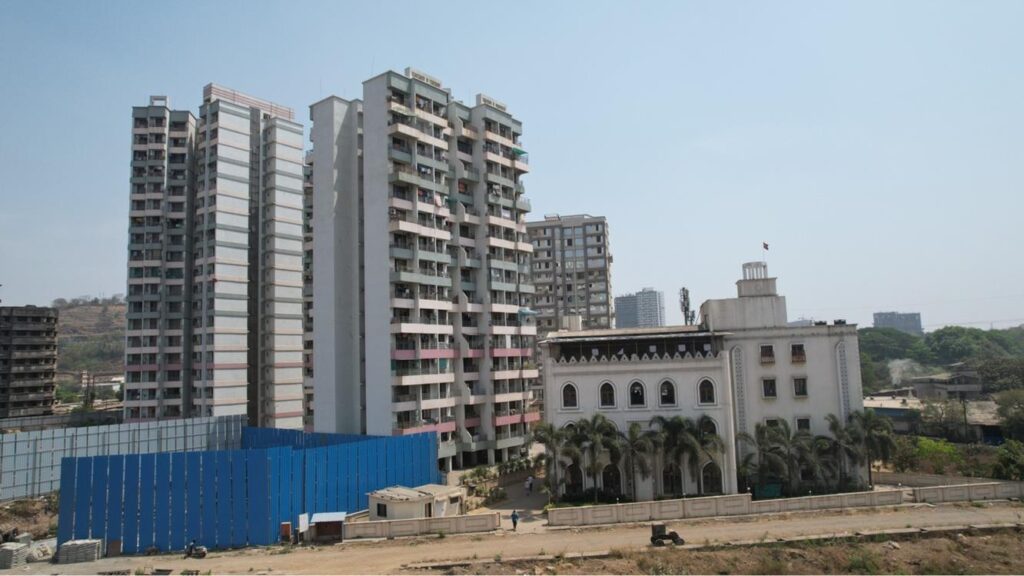 Amakin Mohammadiyah Phase 3 - Ezzy Mohallah - Ezzy Masjid, Husami CHS, Noorani CHS Back View
